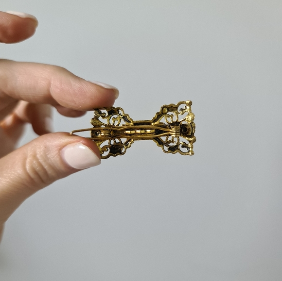 Alannah Hill Gold Metal Hair Bow Clip Accessories - Picture 3 of 5